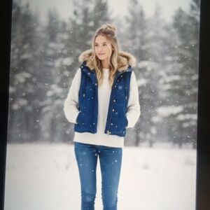 American Eagle Navy Sleveless Puffy Full Zip Vest Fur Hood Y2k Inspired MEDIUM